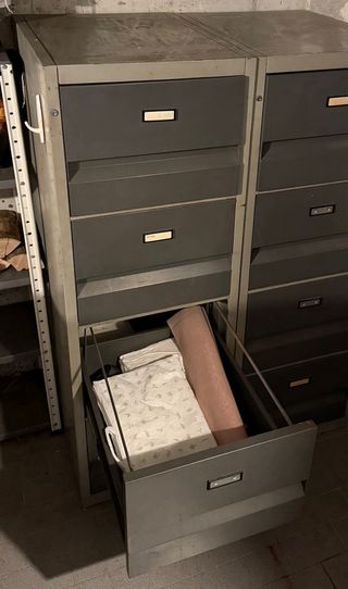 Cassettiera metallo grigio 4 cassetti