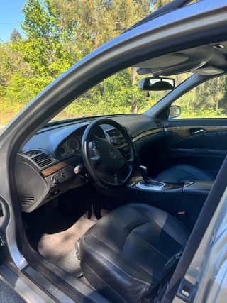 Mercedes-Benz E270 - 7 (5 + 2) Lugares