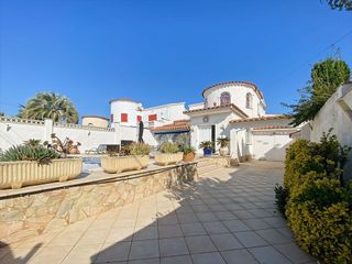 Casa adosada en venta en Empuriabrava en Castelló d´Empúries