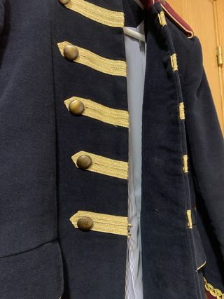 Abrigo Zara Recto Detalles Dorados