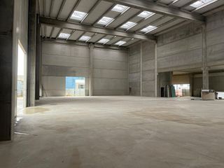 Nave industrial en alquiler en Almeda - El Corte Inglés en Cornellà de Llobregat