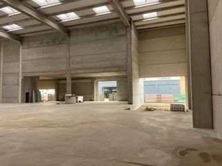 Nave industrial en alquiler en Almeda - El Corte Inglés en Cornellà de Llobregat
