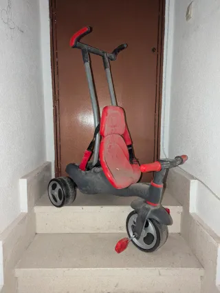 Triciclo infantil con manillar y asiento