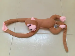 Mono de peluche colgante Color camel  (NUEVO)