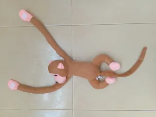 Mono de peluche colgante Color camel  (NUEVO)