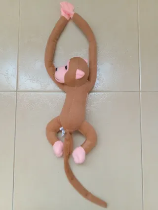 Mono de peluche colgante Color camel  (NUEVO)
