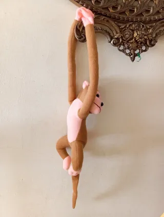 Mono de peluche colgante Color camel  (NUEVO)
