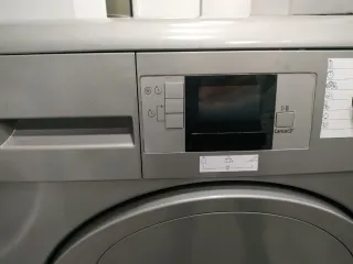 Secadora gris Beko 8kg De Condensación