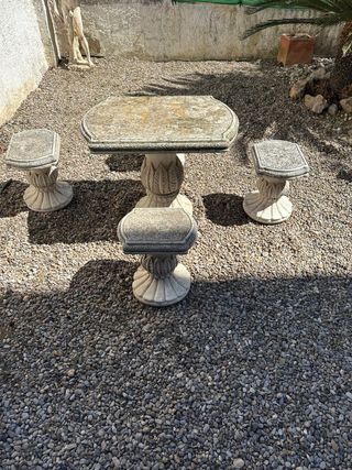 Conjunto Comedor Piedra Mesa y 4 taburetes  P