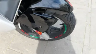 Aprilia SR Motard Scooter Automática