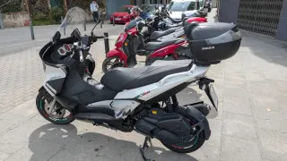 Aprilia SR Motard Scooter Automática