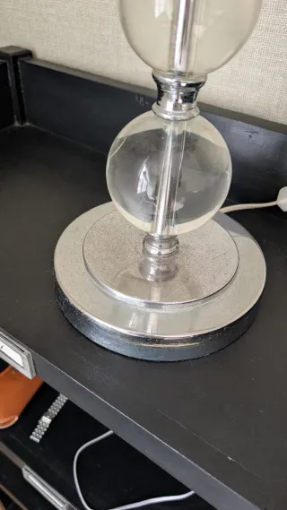 Lámpara de mesa moderna cristal y metal plateado
