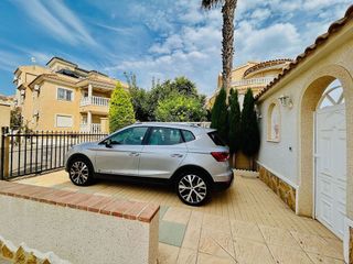 Chalet en venta en Altos - La Florida en Orihuela