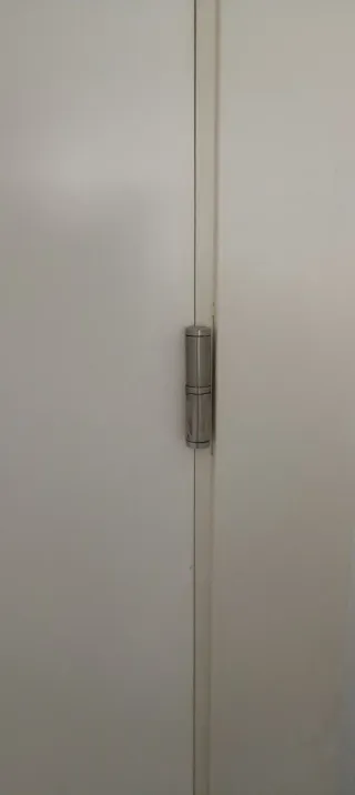 Puerta blanca interior