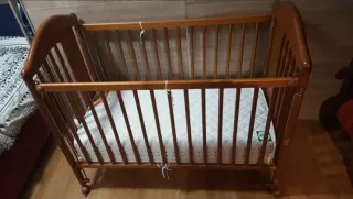 Cuna de madera maciza roble