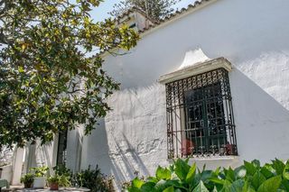 Chalet en venta en La Granja-La Colina-Los Pastores en Algeciras