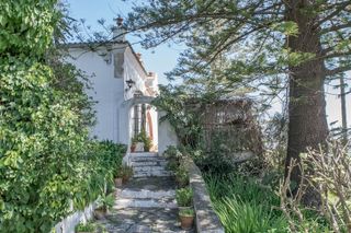 Chalet en venta en La Granja-La Colina-Los Pastores en Algeciras
