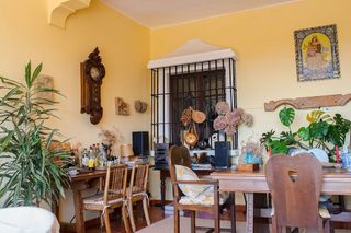 Chalet en venta en La Granja-La Colina-Los Pastores en Algeciras