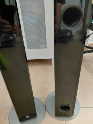 Altavoces Columna Yamaha Negros