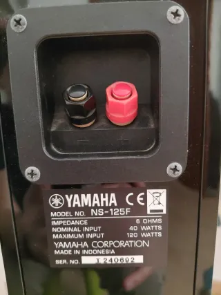 Altavoces Columna Yamaha Negros