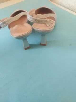 Zapatos de vestir plateados tacón