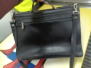 Maletín  portátil de piel negro