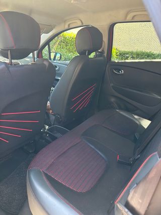 Renault Captur Rojo 2016  90 cv  Recién pintado !