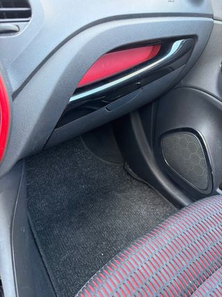 Renault Captur Rojo 2016  90 cv  Recién pintado !