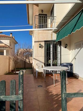 Chalet en venta en Baza