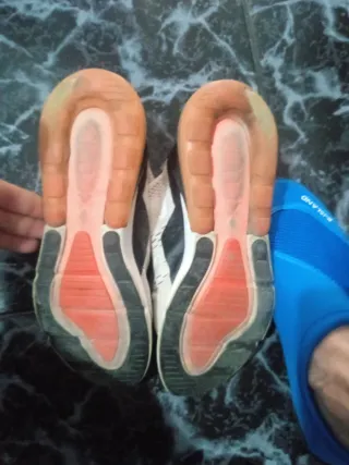 Zapatillas Nike Air Max 270 Negras y Blancas