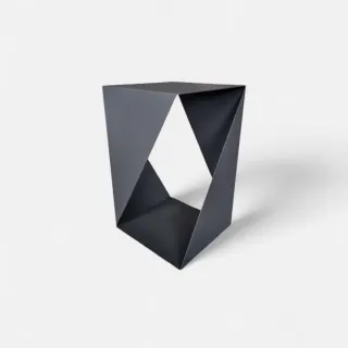 Mesa auxiliar diseño escultórico metal