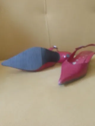Zapatos de tacón bajo rojos