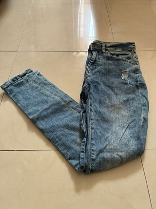 Lote 2 camisetas y 2 pantalones 10 años