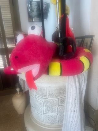 Serpiente grande de peluche