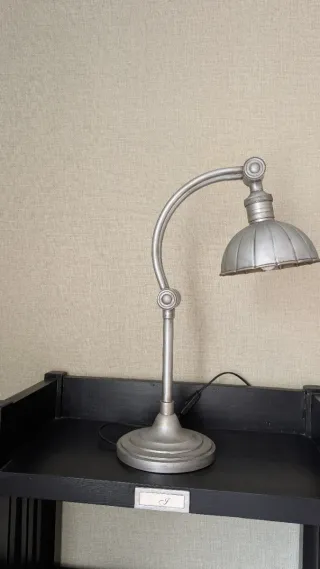 Lámpara de mesa retro