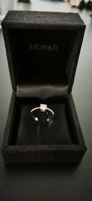 Anillo Oro Blanco Diamantes GIA