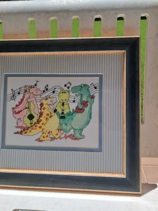 Dos cuadros punto de cruz infantiles