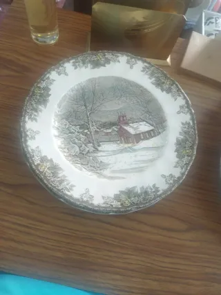 Plato de porcelana decorado