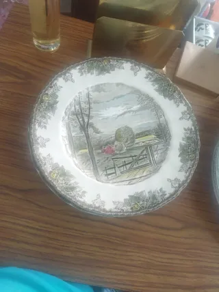 Plato de porcelana decorado