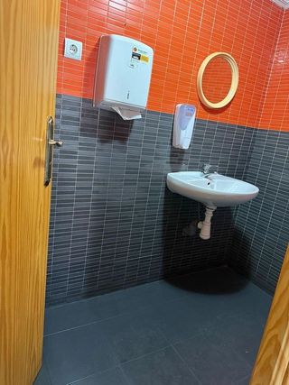 Local comercial en venta en Puerta Blanca en Málaga