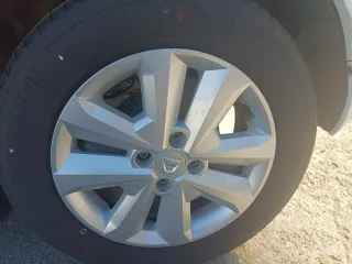 DACIA SANDERO. 22.000KM Y 7 AÑOS DE GARANTÍA.