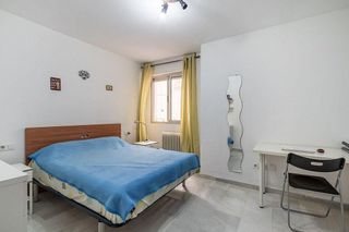 Piso en venta en Bola de Oro - Serrallo en Granada