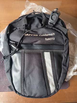 K68. Bandolera Riñonera Negra Nueva Mapfre