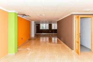 Local comercial en venta en Yecla