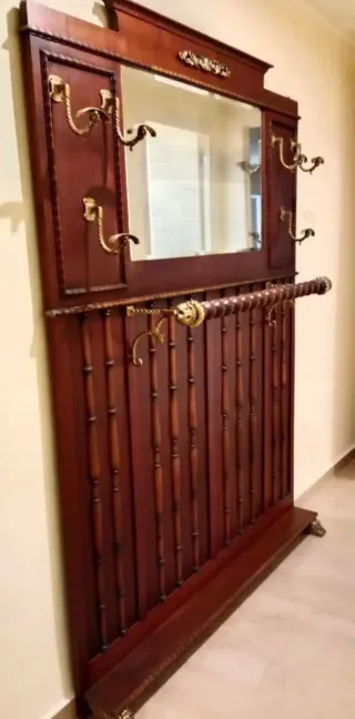 Mueble recibidor. Perchero. Madera, metal y espejo