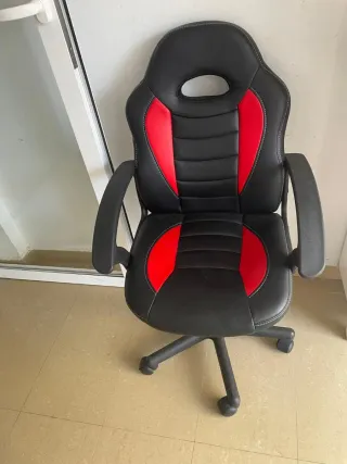 Silla de escritorio infantil negra y roja