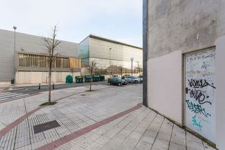 Local comercial en venta en Ermitagaña - Mendebaldea en Pamplona