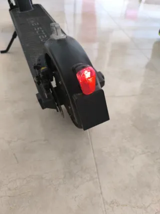 Patinete eléctrico wayscral  con muy poco uso.