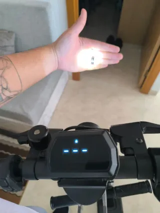 Patinete eléctrico wayscral  con muy poco uso.