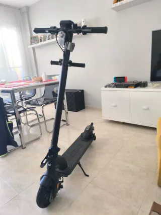 Patinete eléctrico wayscral  con muy poco uso.